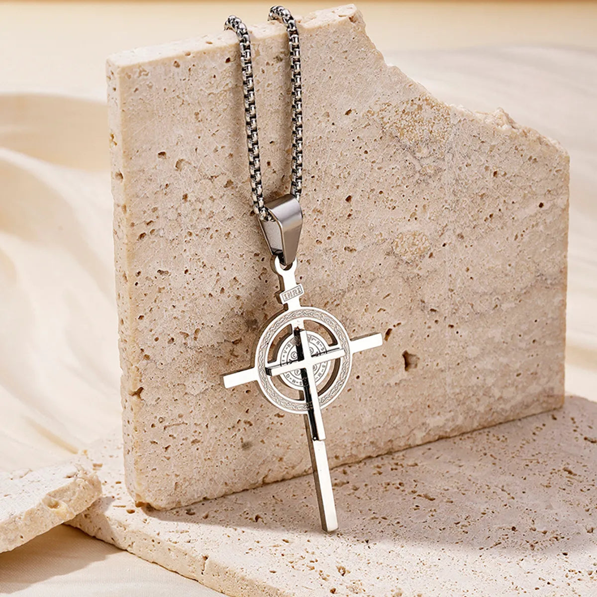 Hip-Hop Retro Cross Round Square 304 Stainless Steel Women'S Pendant Necklace