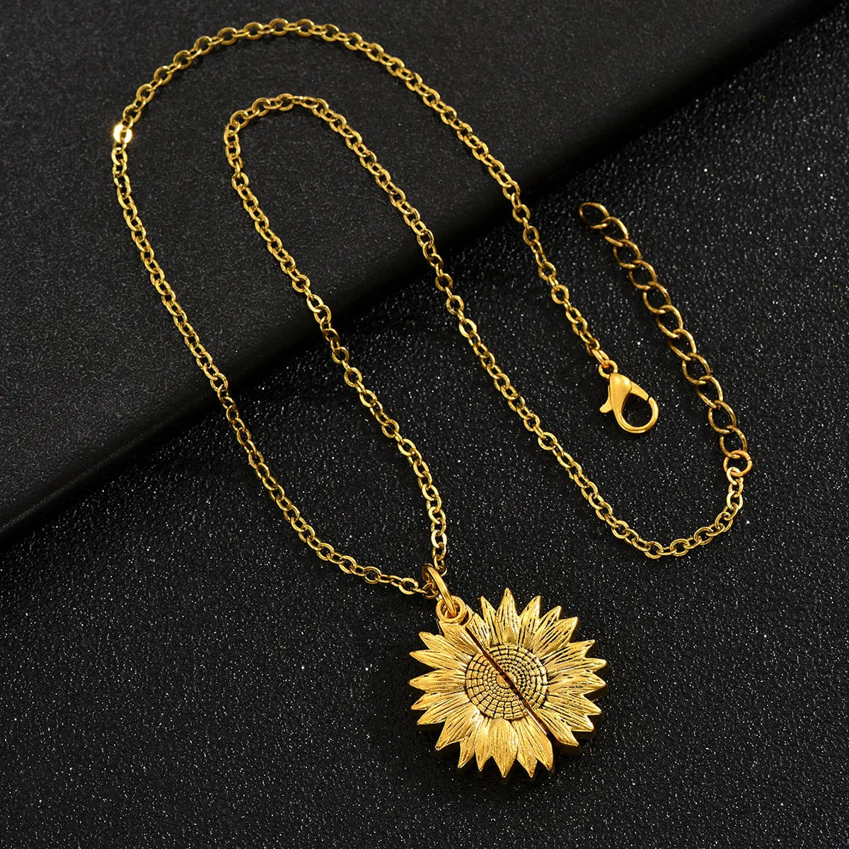 Hip-Hop Retro Flower Alloy Plating Gold Plated Pendant Necklace