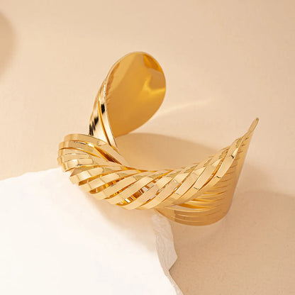 Hip-hop Retro Round Alloy Plating Gold Plated Women's Bangle