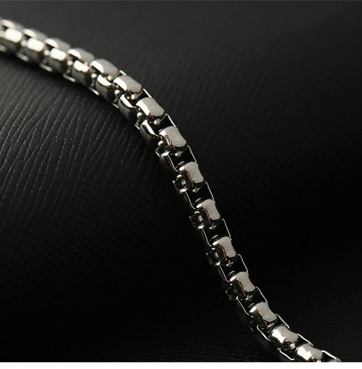 Hip-Hop Retro Solid Color 304 Stainless Steel Chain Women'S Bracelets