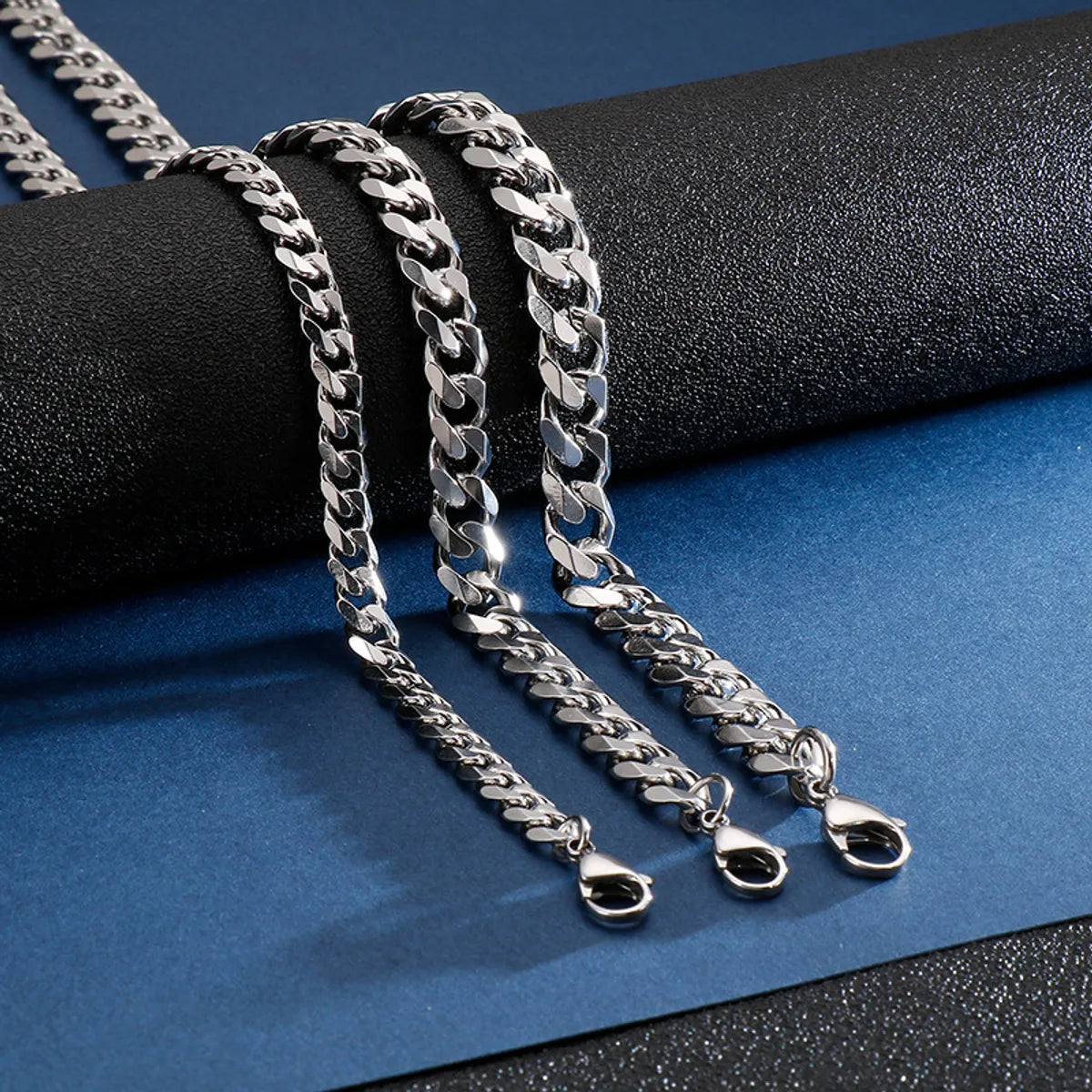 Hip-Hop Retro Solid Color Titanium Steel Chain Men'S Necklace