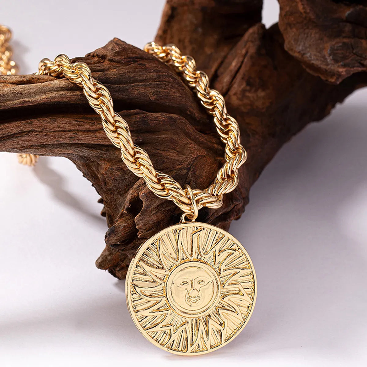 Hip-hop Retro Sun Alloy Plating 14k Gold Plated White Gold Plated Women's Pendant Necklace