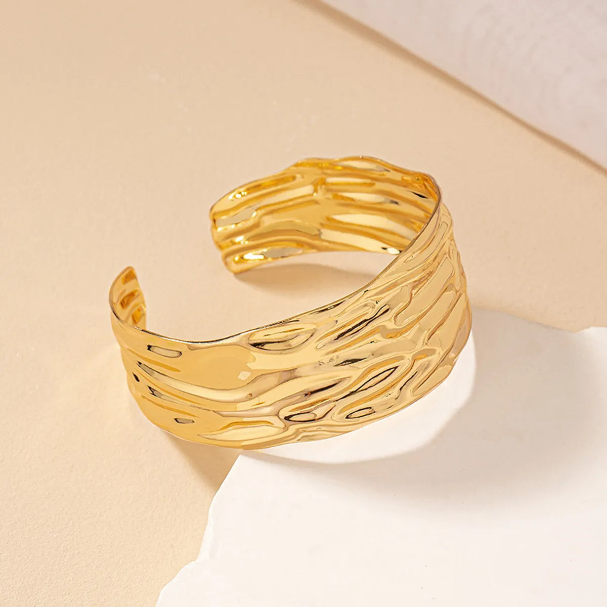 Hip-hop Round Alloy Plating Gold Plated Women's Bangle