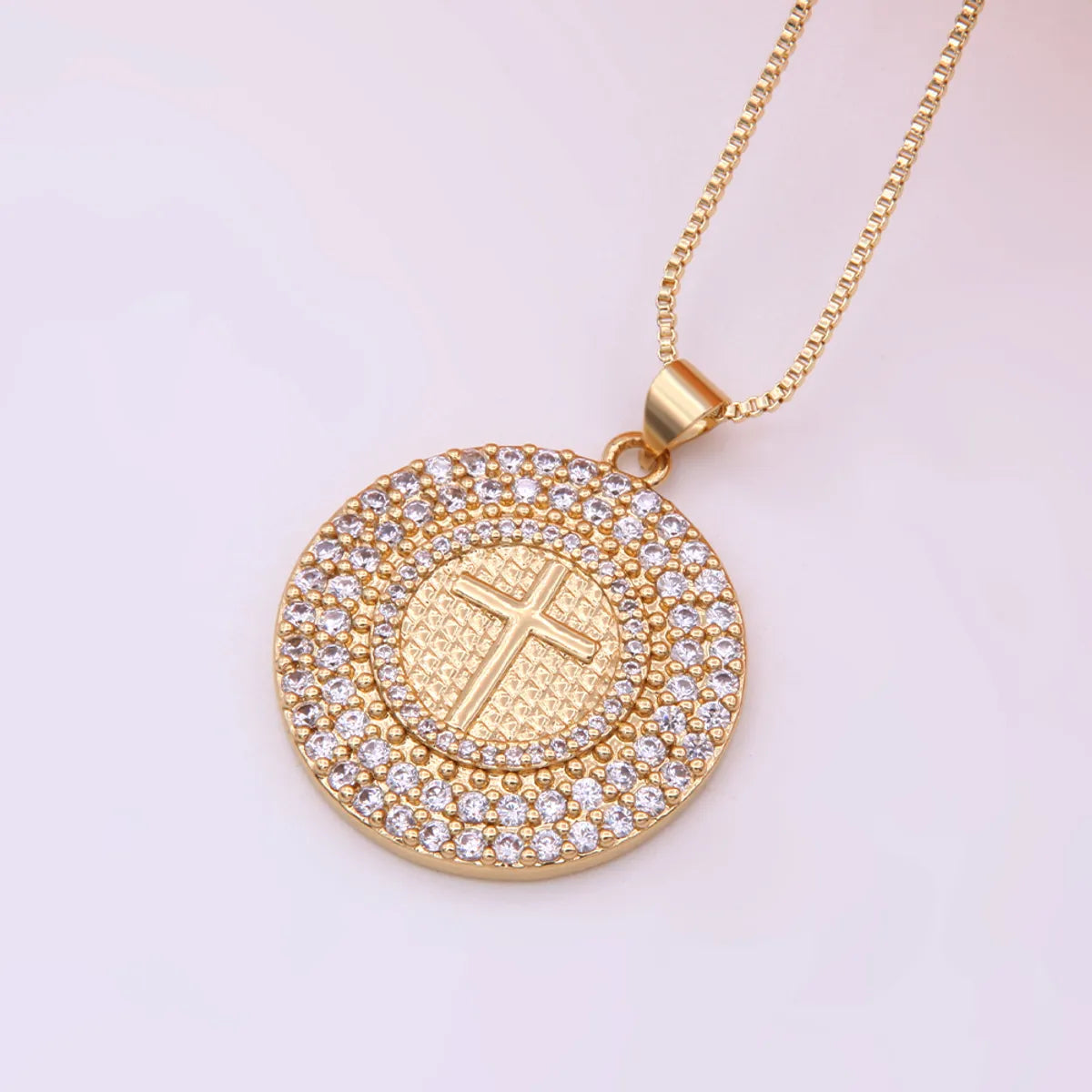 Hip-hop Shiny Cross Round Copper Polishing Plating Inlay Zircon 18k Gold Plated Unisex Pendant Necklace Sweater Chain Necklace