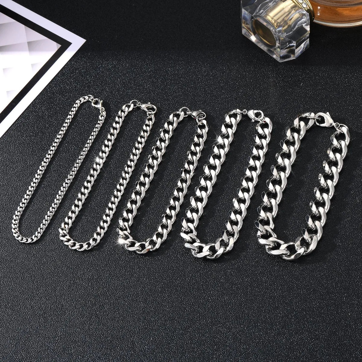 Hip-Hop Solid Color 304 Stainless Steel Men'S Bracelets