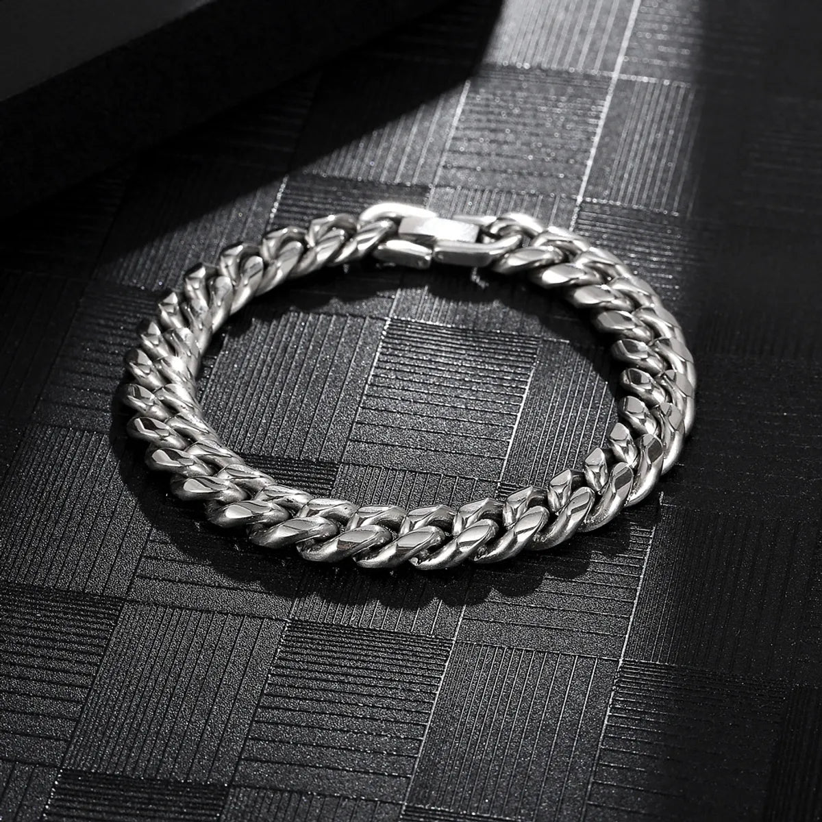 Hip-Hop Solid Color 304 Stainless Steel Chain 18K Gold Plated Men'S Bracelets