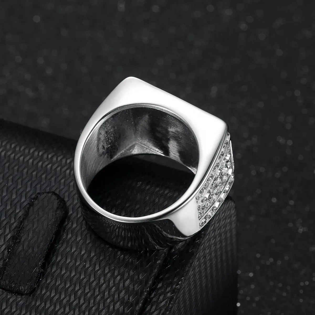 Hip-Hop Solid Color Titanium Steel Inlay Rhinestones Men'S Rings