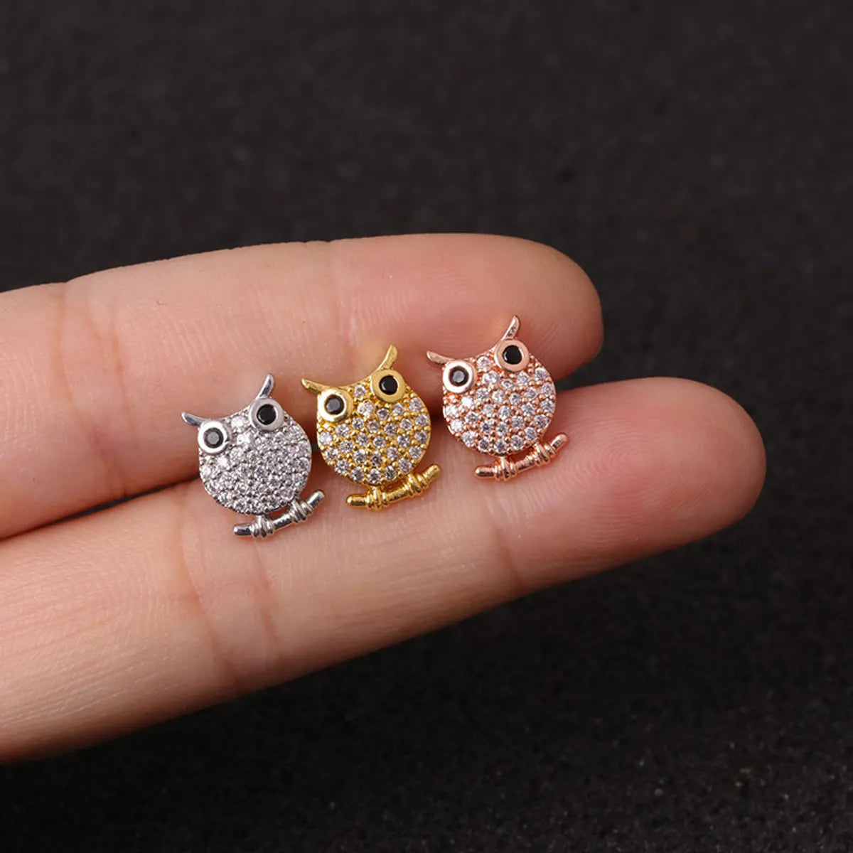 Hot Sale Animal Zircon Cartilage Creative Exaggerated Skull Head Screw Earrings