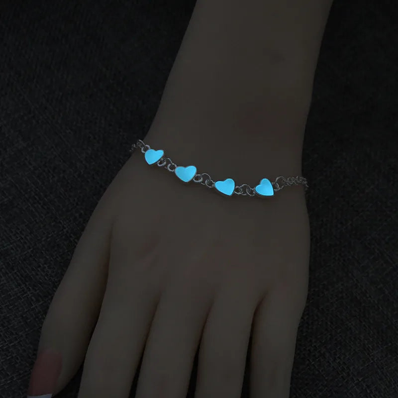 Hot Sale Fashion Heart-Shaped Fluorescent Four-Hearted Luminous Love-Shaped Alloy Bracelet Wholesale