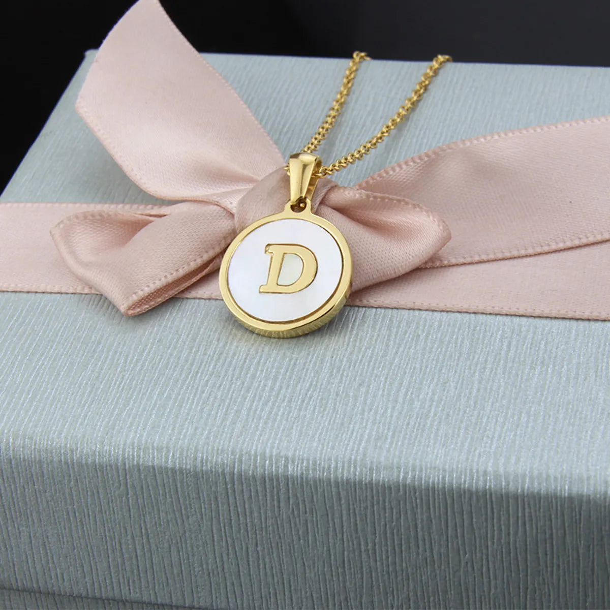 Simple Style Letter Titanium Steel Plating Inlaid Shell Necklace