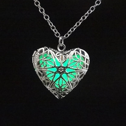 Hot-selling  Hollow Heart-shaped Luminous Necklace Wholesale Gooddiy