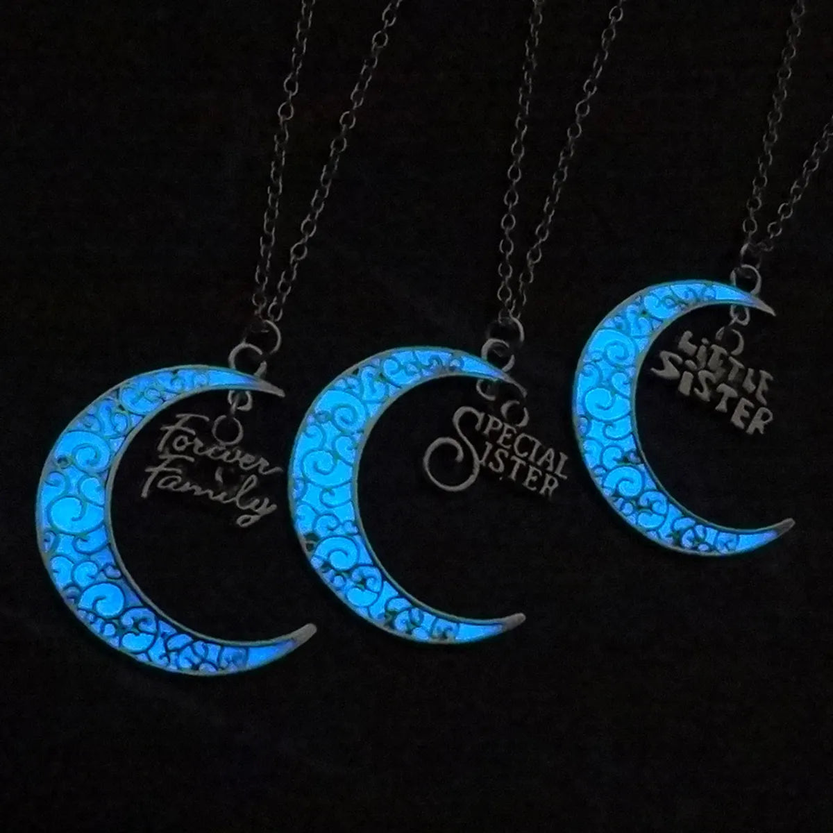 Best Seller In Europe And America Hollow Lucky Tree Moon Noctilucent Necklace Halloween Fluorescent Pendant Christmas Gift