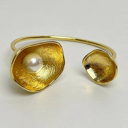 IG Style Casual French Style Shell 18K Gold Plated Silver Plated Artificial Pearls Arylic Copper Alloy Wholesale Bangle