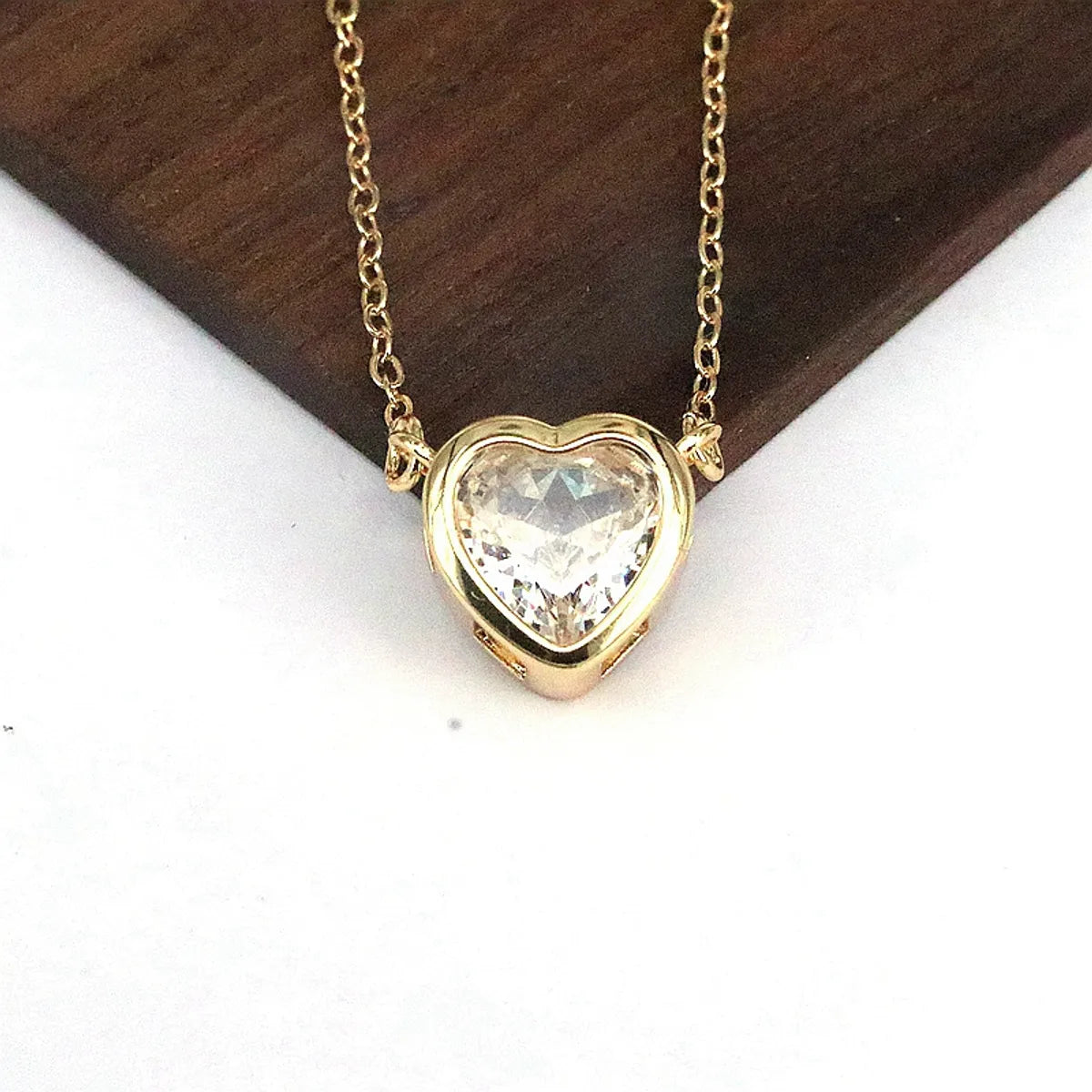 Ig Style Elegant Fashion Heart Shape Copper Inlay Zircon Necklace