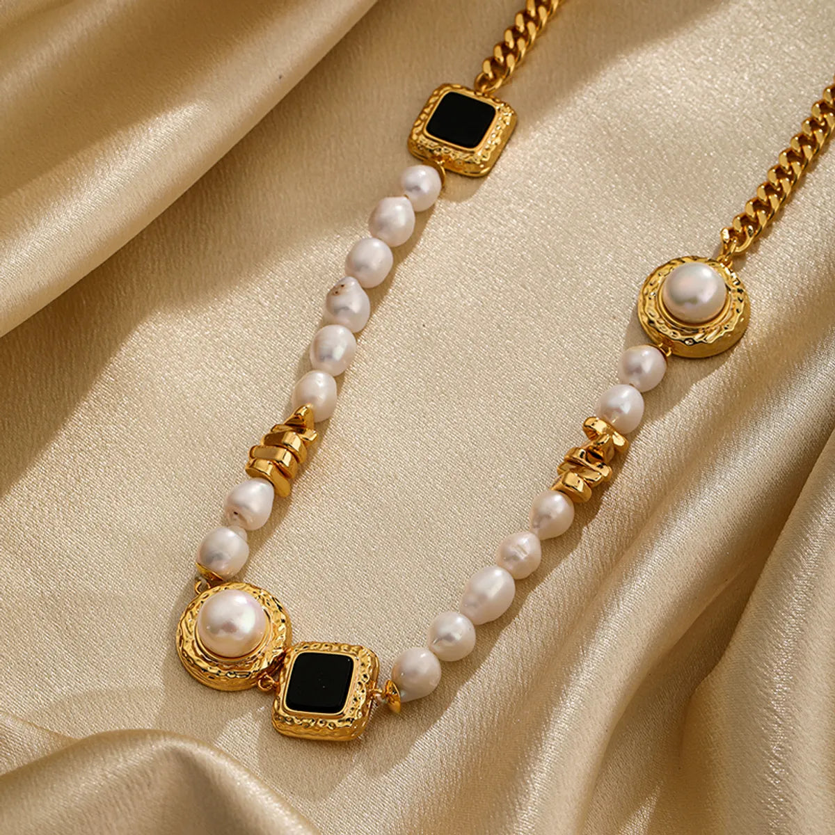 Ig Style Elegant Round Square Copper Beaded Plating Freshwater Pearl Zircon 18k Gold Plated Necklace