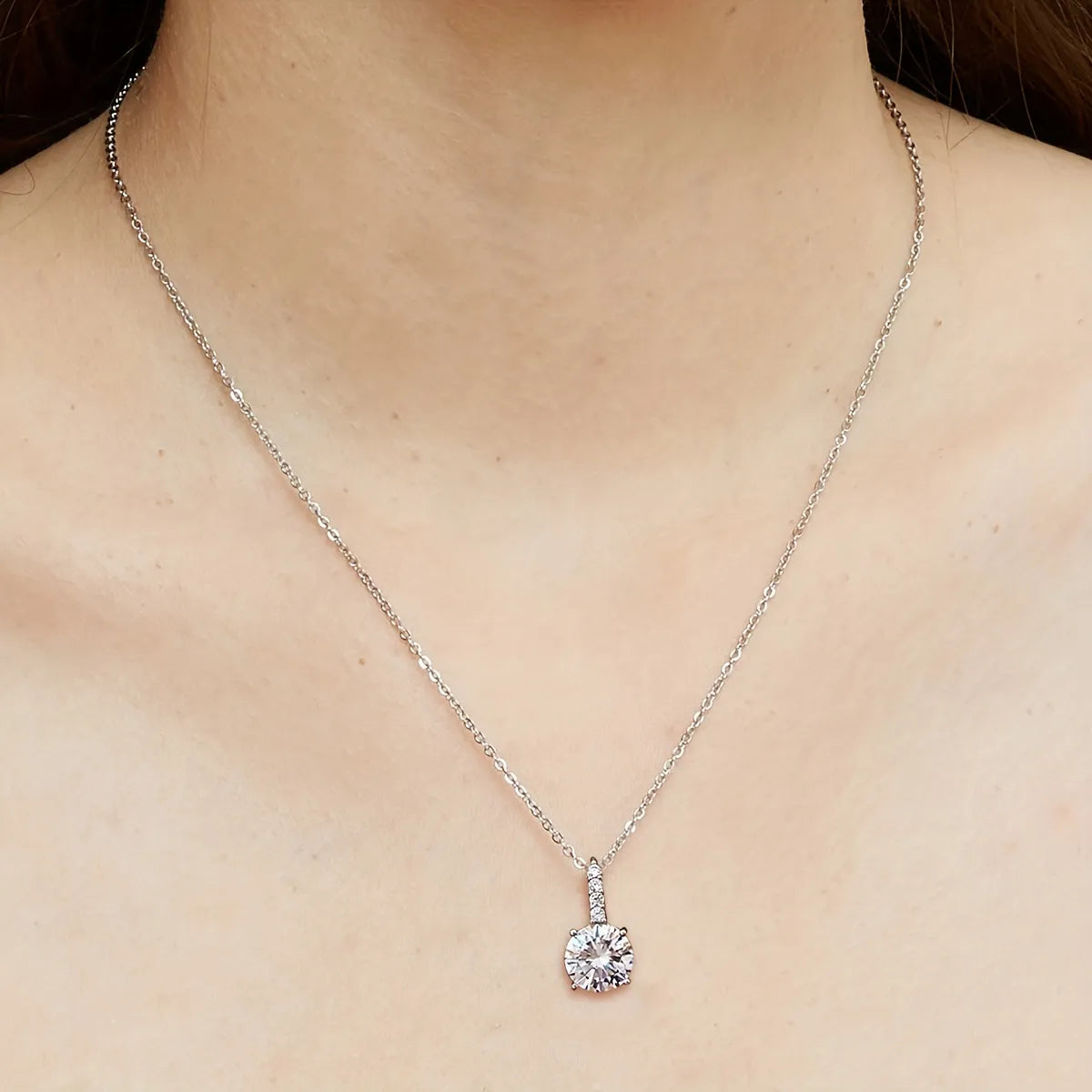 Ig Style Elegant Shiny Geometric Copper Zircon White Gold Plated Pendant Necklace