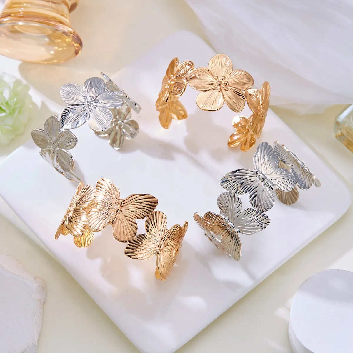 IG Style Elegant Simple Style Flower Butterfly Iron Wholesale Bangle