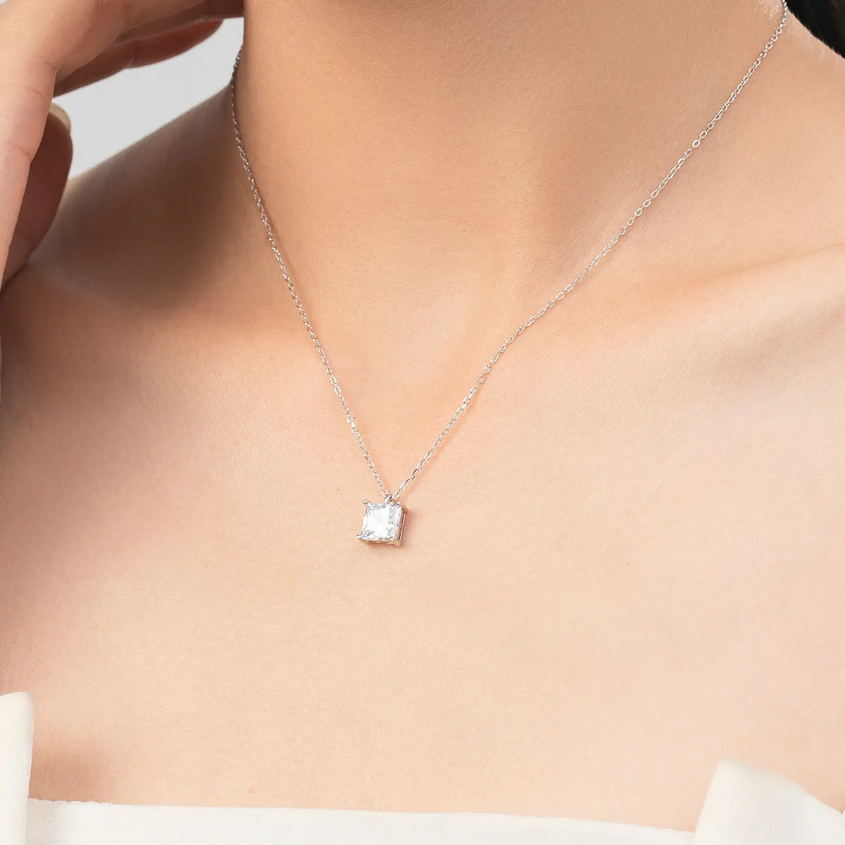 Ig Style Elegant Simple Style Square Sterling Silver Plating Inlay Zircon 14k Gold Plated Rhodium Plated Solitaire Necklace