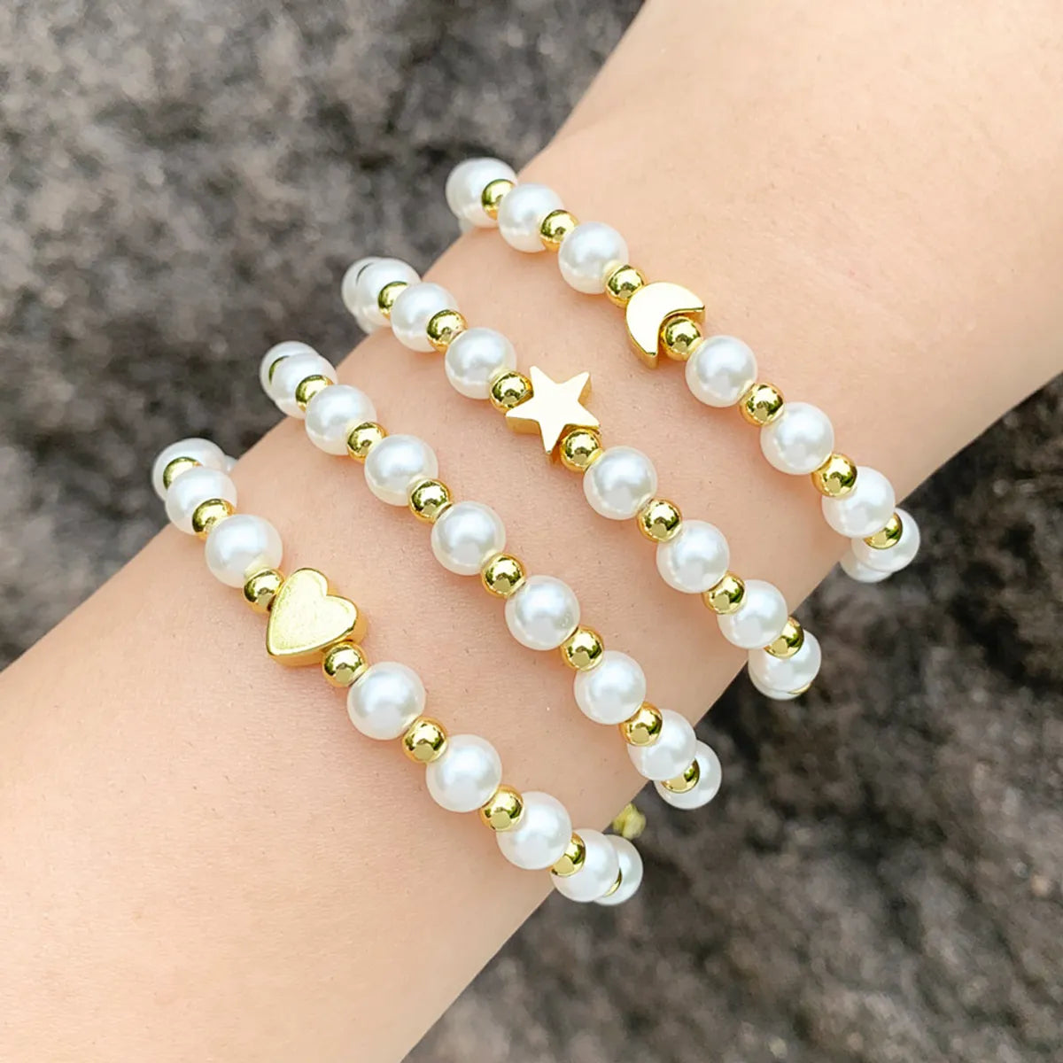 Ig Style Fashion Simple Style Star Moon Heart Shape Imitation Pearl Copper Beaded Plating 18k Gold Plated Women's Bracelets