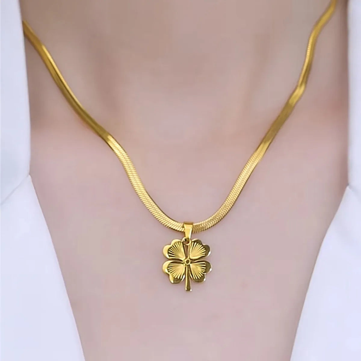 Ig Style Four Leaf Clover Titanium Steel Plating 18k Gold Plated Pendant Necklace