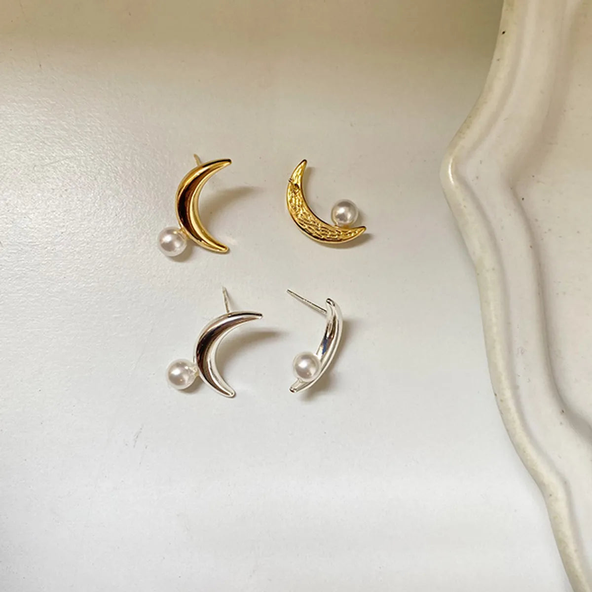 Ig Style Korean Style Moon Alloy Women's Ear Studs