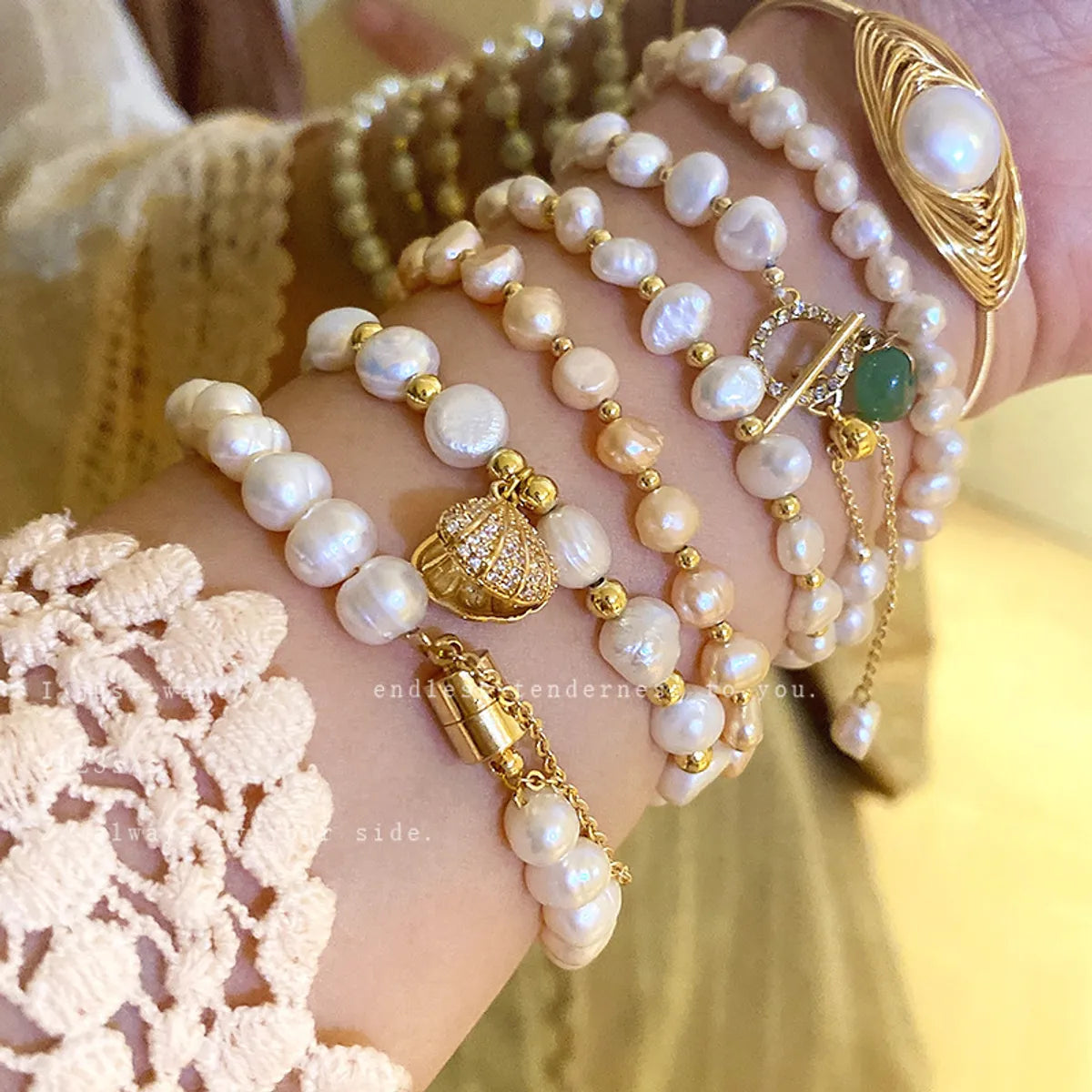 Ig Style Modern Style Round Flower Freshwater Pearl Metal Beaded Plating Inlay Rhinestones Bracelets