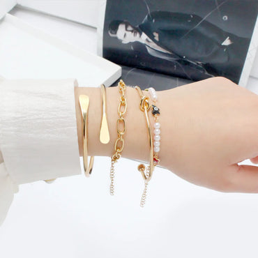 Ig Style Retro Butterfly Alloy Wholesale Bracelets Bangle