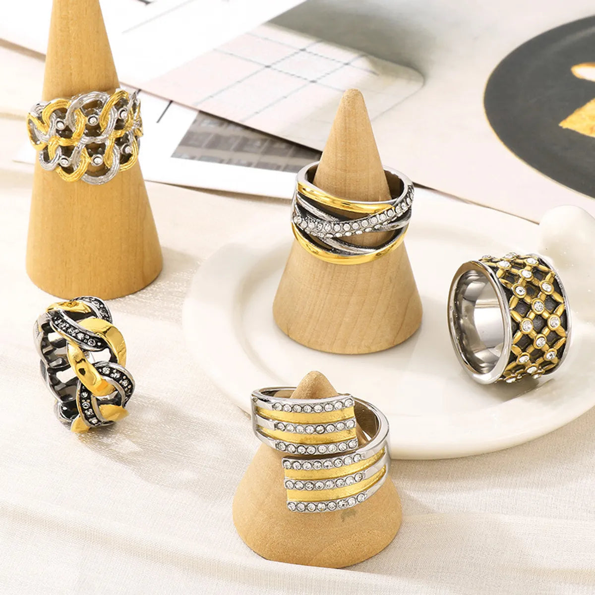 Wholesale Jewelry IG Style Retro Geometric Titanium Steel Rhinestones 18K Gold Plated Plating Inlay Rings