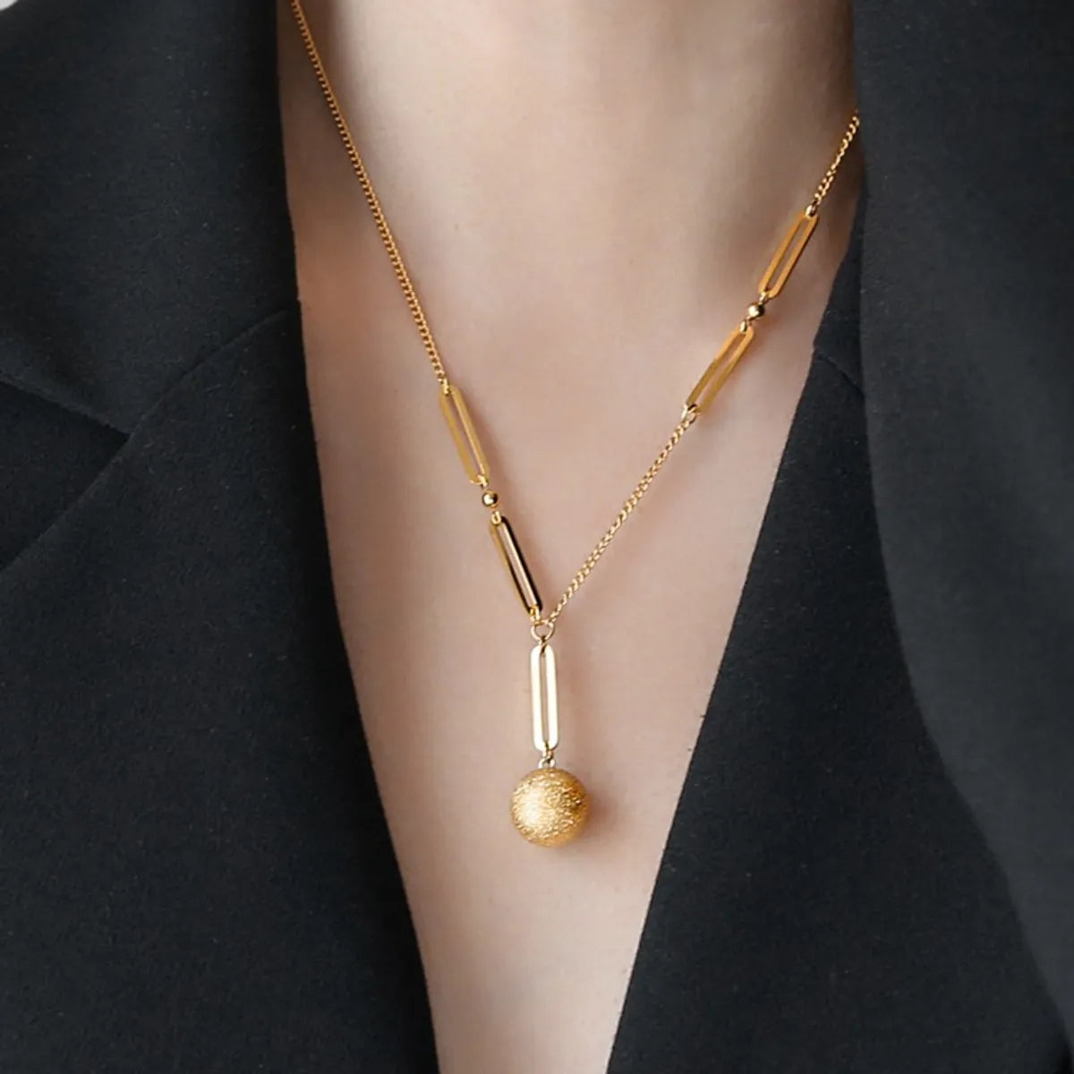 Ig Style Simple Style Ball Titanium Steel Plating 18k Gold Plated Pendant Necklace Long Necklace