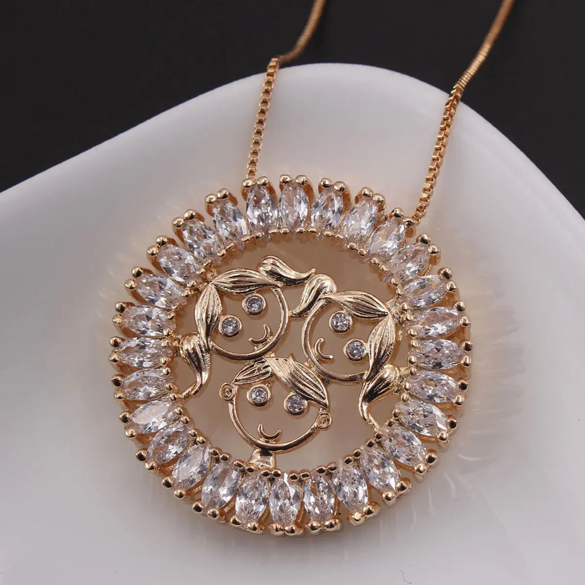 Ig Style Simple Style Cartoon Character Copper Gold Plated Zircon Pendant Necklace In Bulk