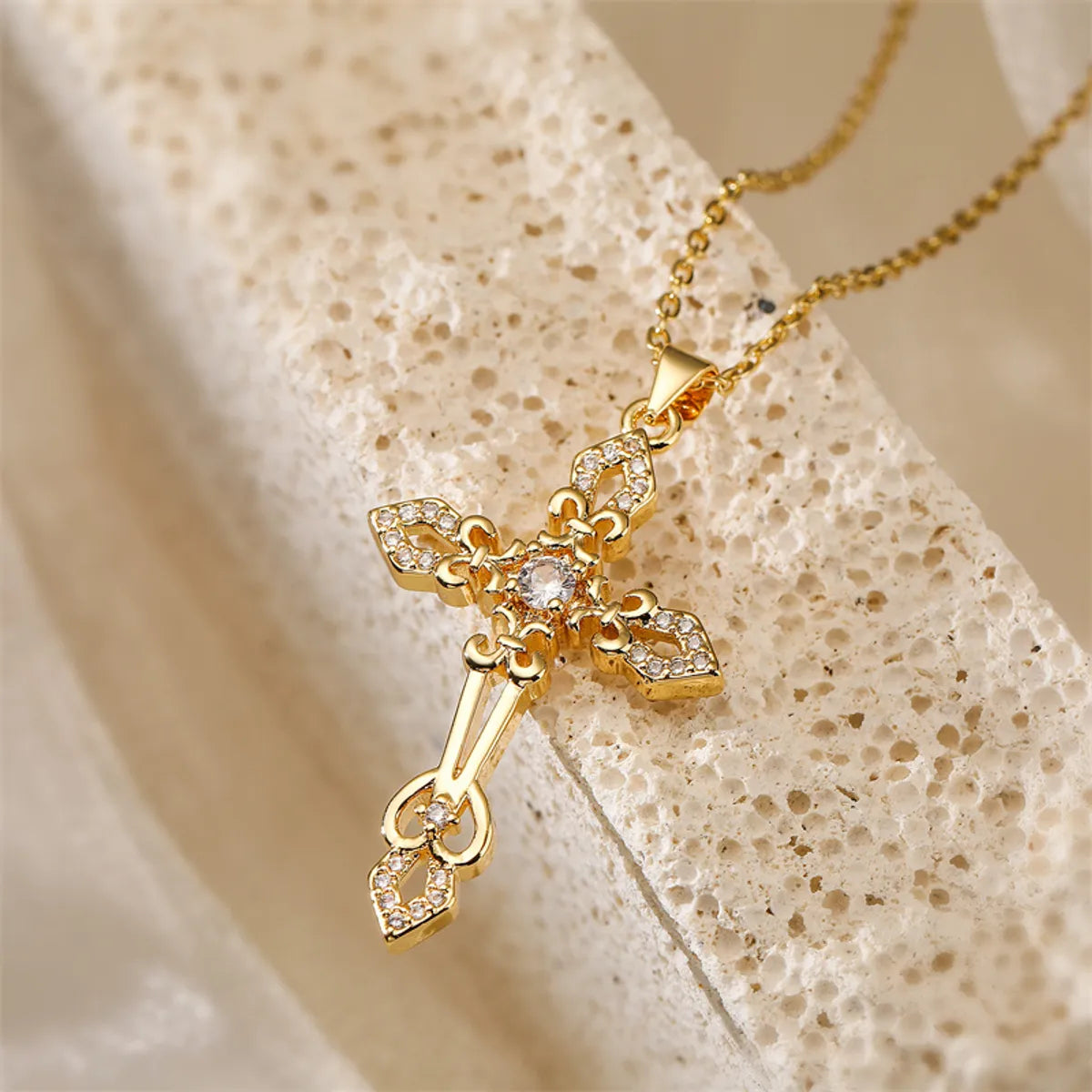 Ig Style Simple Style Cross Copper Plating Inlay Zircon Gold Plated Pendant Necklace