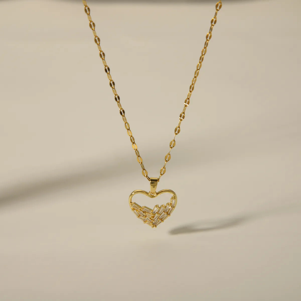 Ig Style Simple Style Heart Shape Titanium Steel Copper Plating Inlay Zircon 18k Gold Plated Pendant Necklace