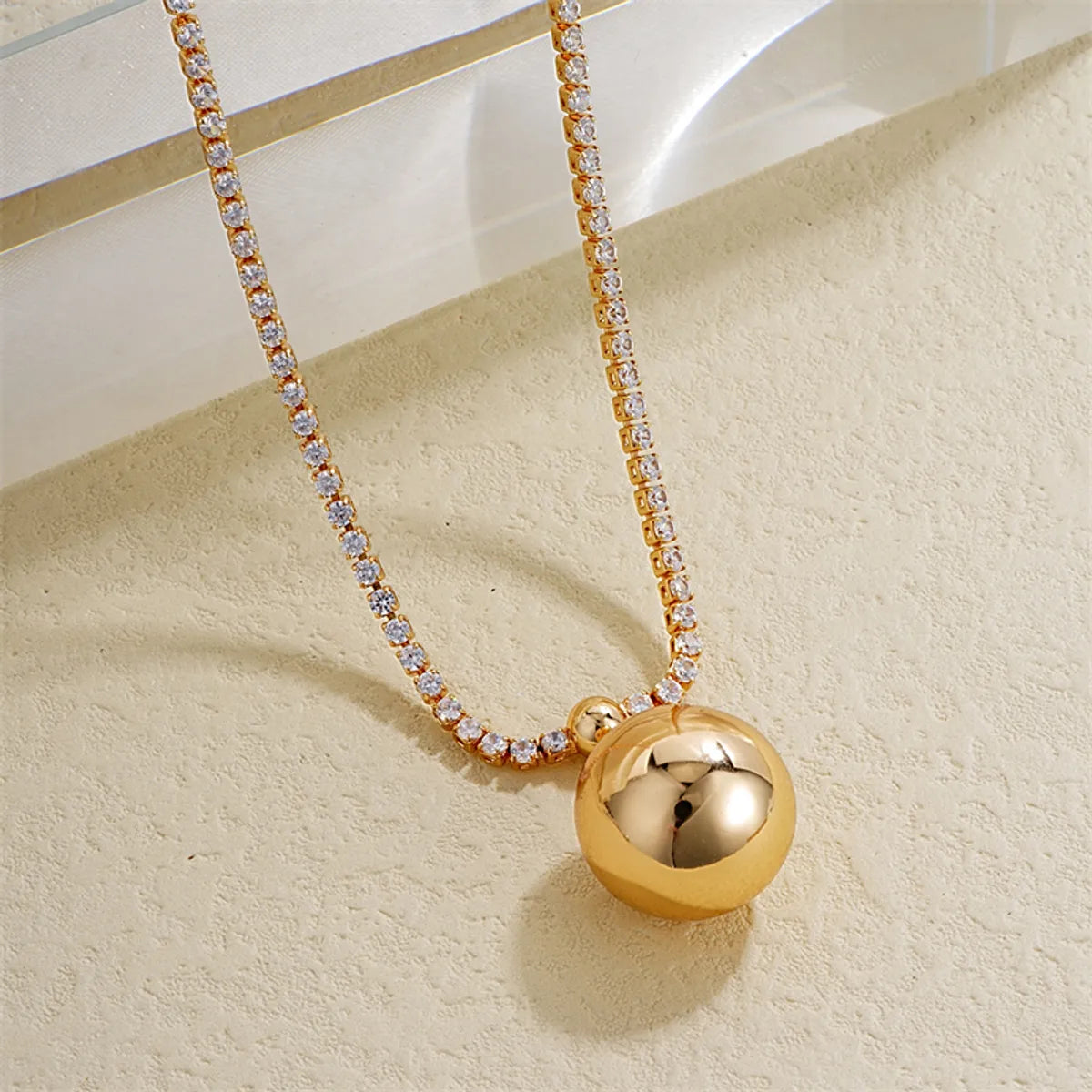 Ig Style Simple Style Round Ball Copper Plating White Gold Plated Gold Plated Pendant Necklace