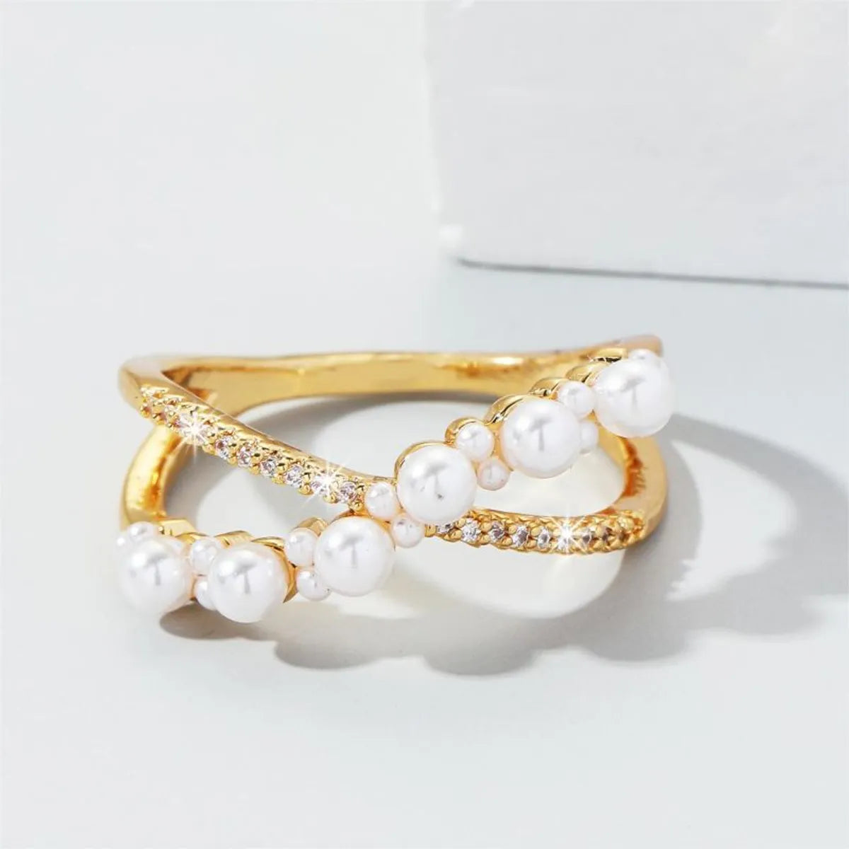 Ig Style Simple Style Round Copper Plating Inlay Pearl Zircon 18k Gold Plated Rings