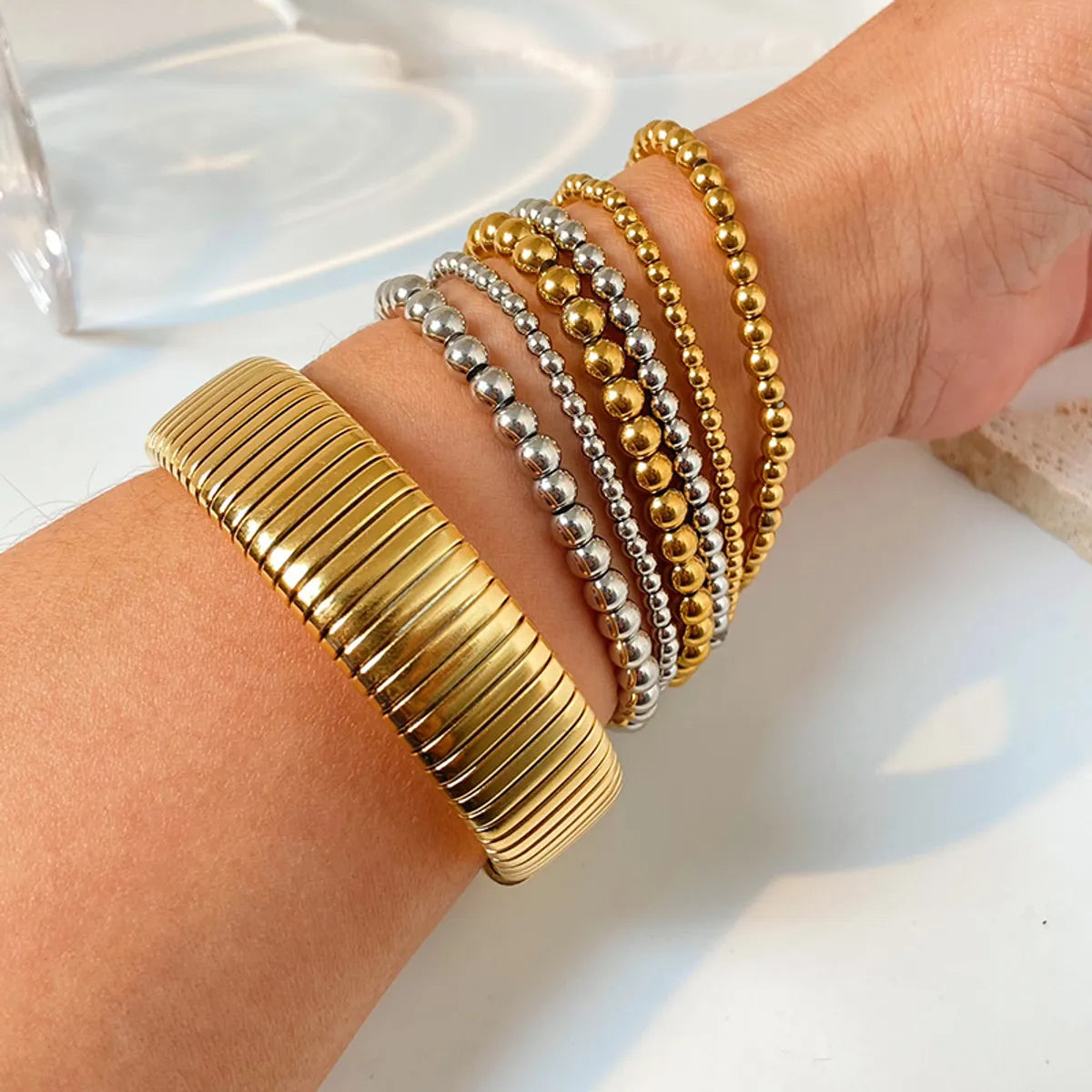 Ig Style Solid Color Stainless Steel Beaded Plating 18k Gold Plated Bracelets