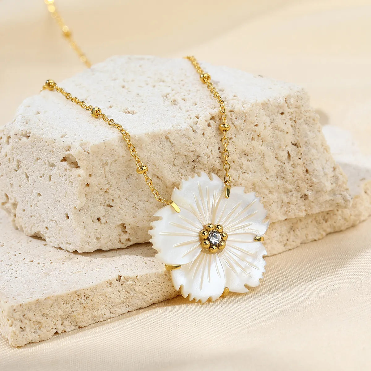 IG Style Sweet Flower 304 Stainless Steel 18K Gold Plated Shell Zircon Bracelets In Bulk