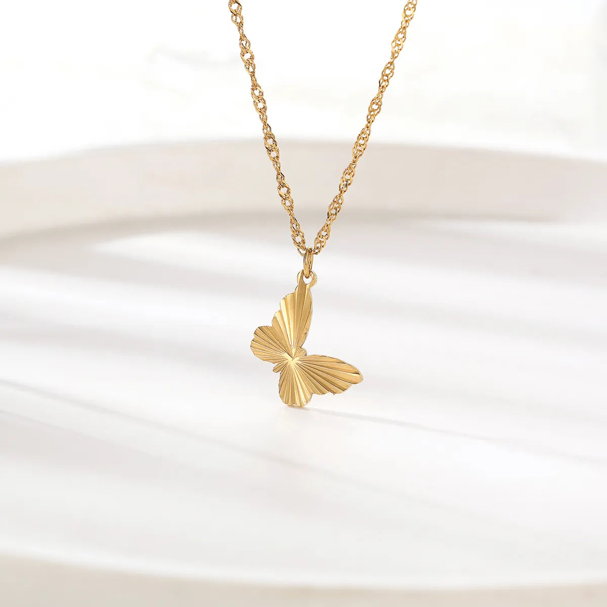 Ig Style Sweet Heart Shape Stainless Steel Plating Carving 18k Gold Plated Pendant Necklace