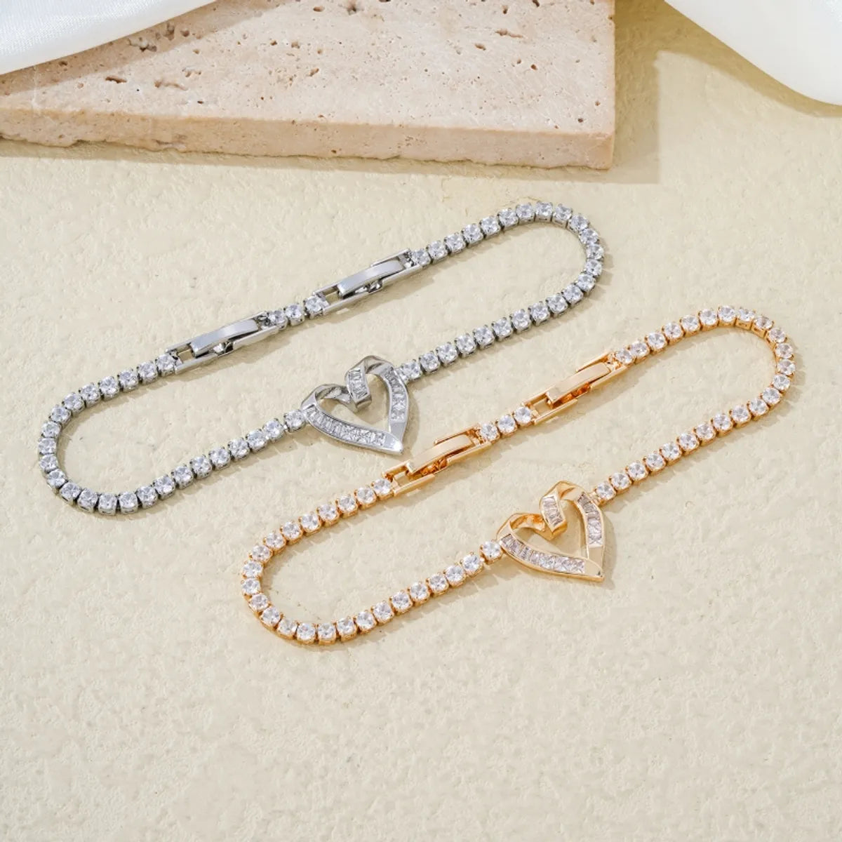 Ig Style Vintage Style Heart Shape Copper Plating Inlay Zircon White Gold Plated Gold Plated Bracelets