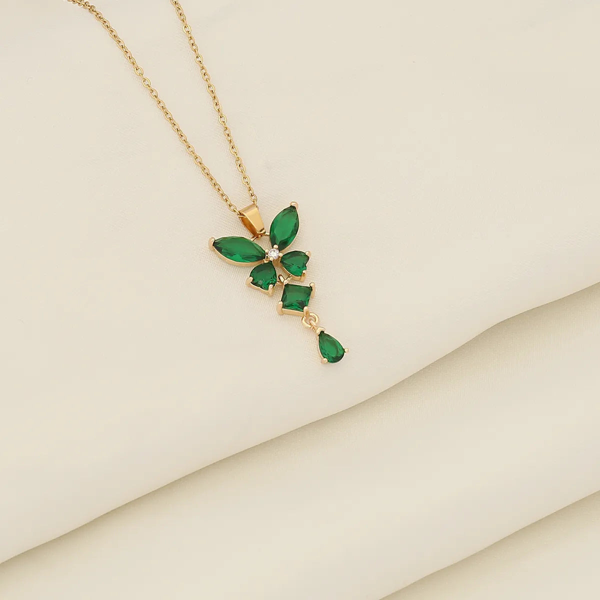 Wholesale IG Style Wedding Romantic Butterfly Stainless Steel Copper Plating Inlay 18K Gold Plated Glass Pendant Necklace