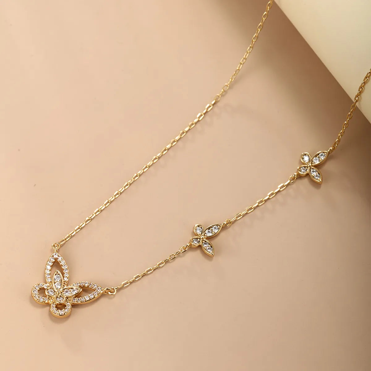 Ig Style Xuping Sun Crown Butterfly Copper Alloy Plating Hollow Out Inlay Artificial Diamond 14k Gold Plated 24k Gold Plated Women's Pendant Necklace