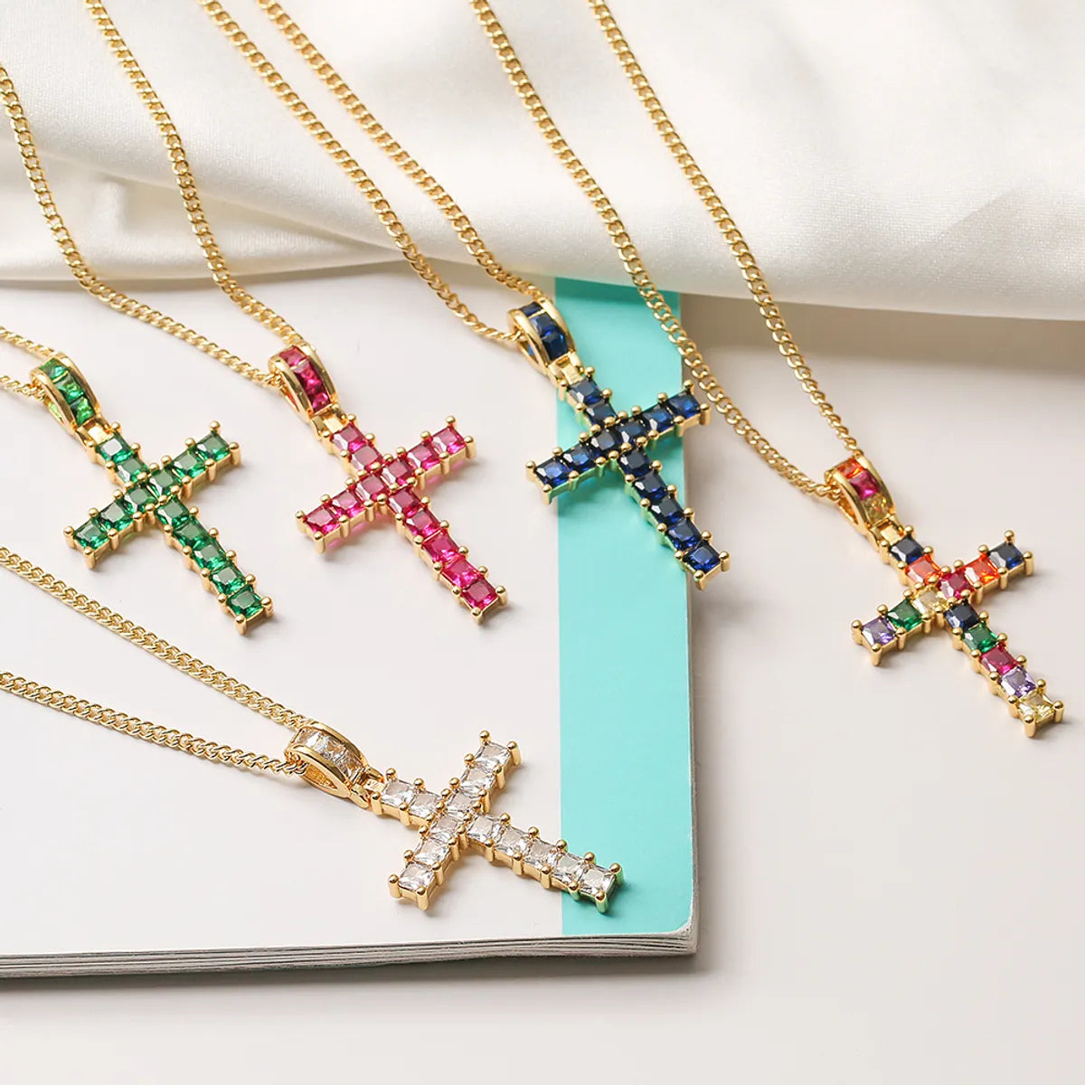 Ins Style Cross Copper Plating Inlay Zircon 18k Gold Plated Pendant Necklace