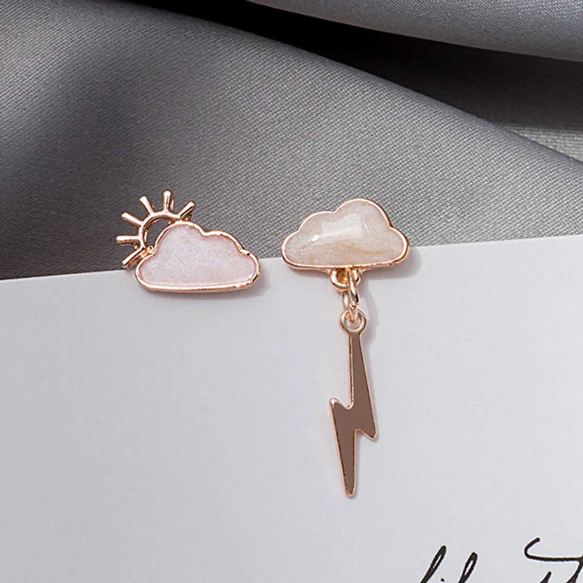 Japan And South Korea Fashion Earrings Cloud Raindrops Pendant Rhinestone Resin Stud Earrings Wholesale