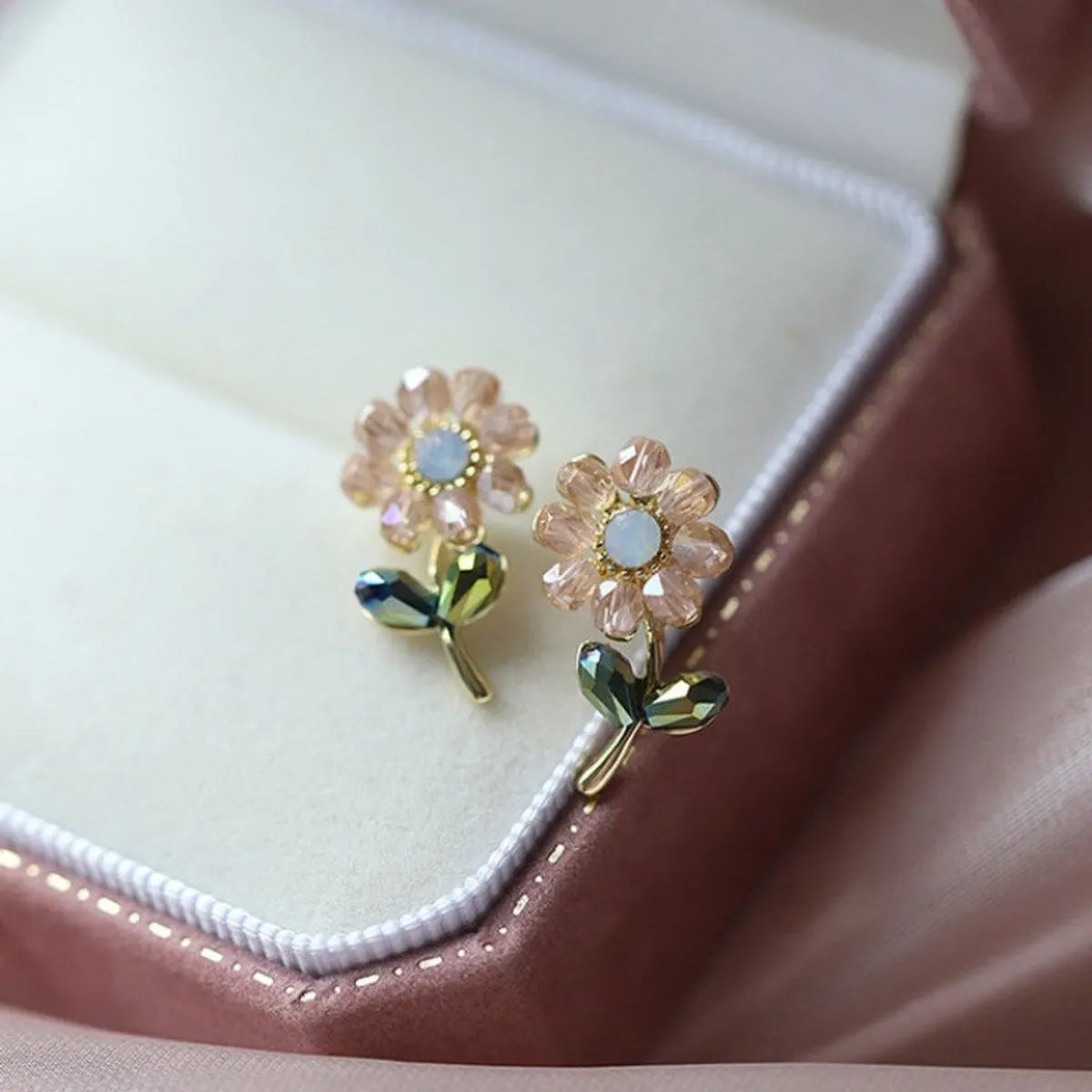 Korea Fresh Crystal Flower Stud Earrings Creative Wild Petals Earrings