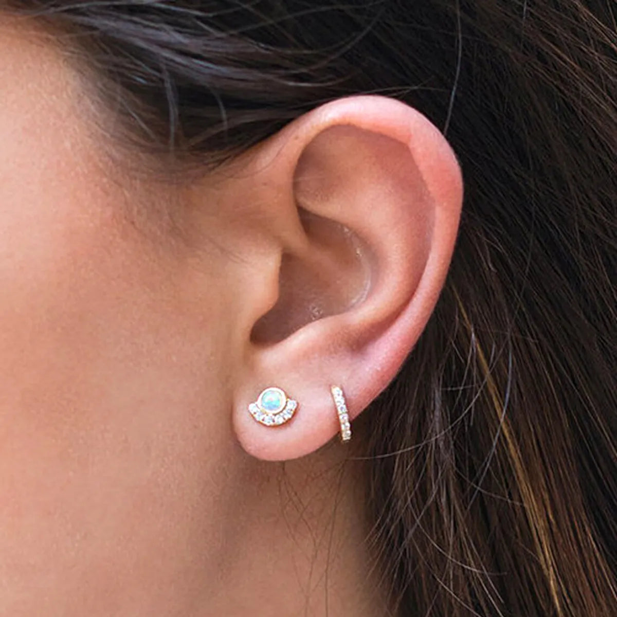 Korean Circle Opal Opal Exquisite Earrings Simple Stud Earrings Ear Jewelry