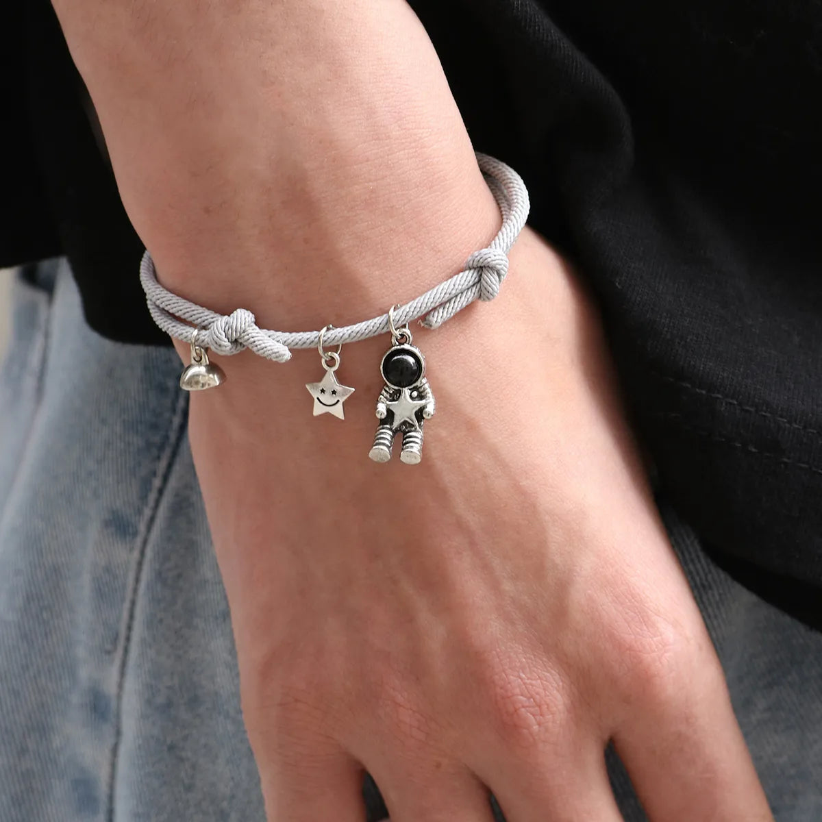 Korean Fashion Star Picking Astronaut Bracelet Couple Suction Stone A Pair Of Jewelry