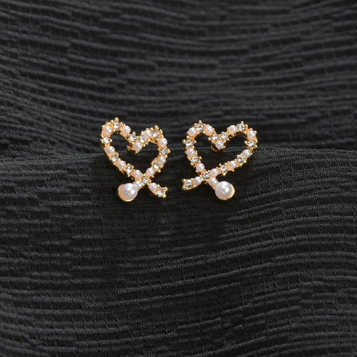 Korean  Irregular Hollow Love Pearl Earrings