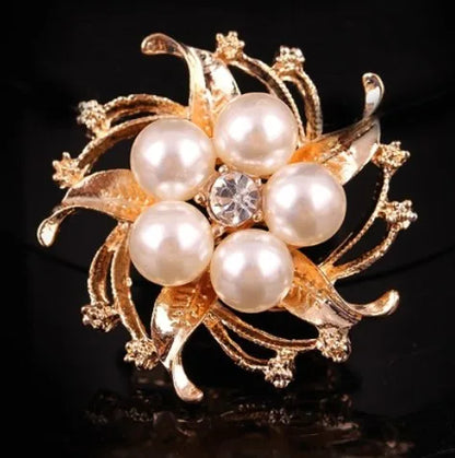 Korean Style Flower Alloy Plating Inlay Rhinestones Pearl Women'S Brooches