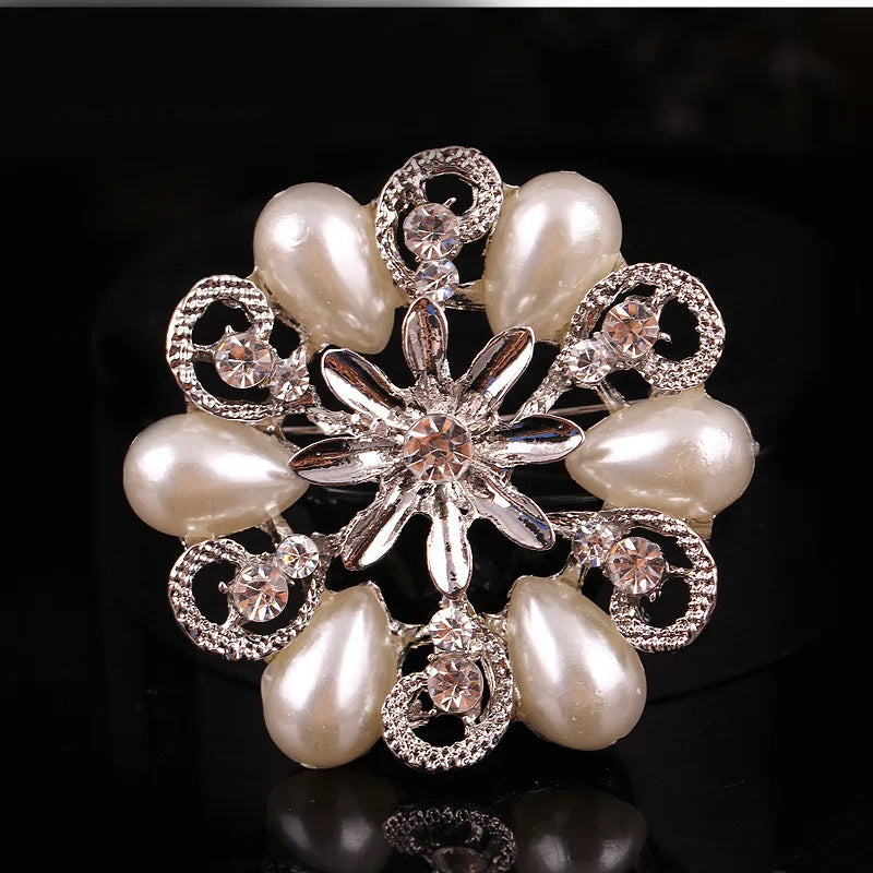 Korean Style Flower Alloy Plating Inlay Rhinestones Pearl Women'S Brooches