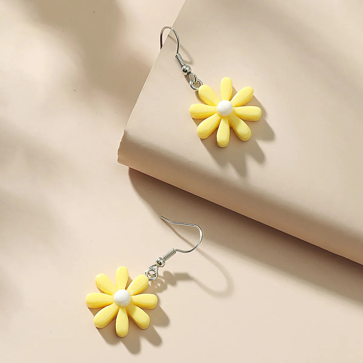 Korean Style Resin Daisy Earrings Wholesale