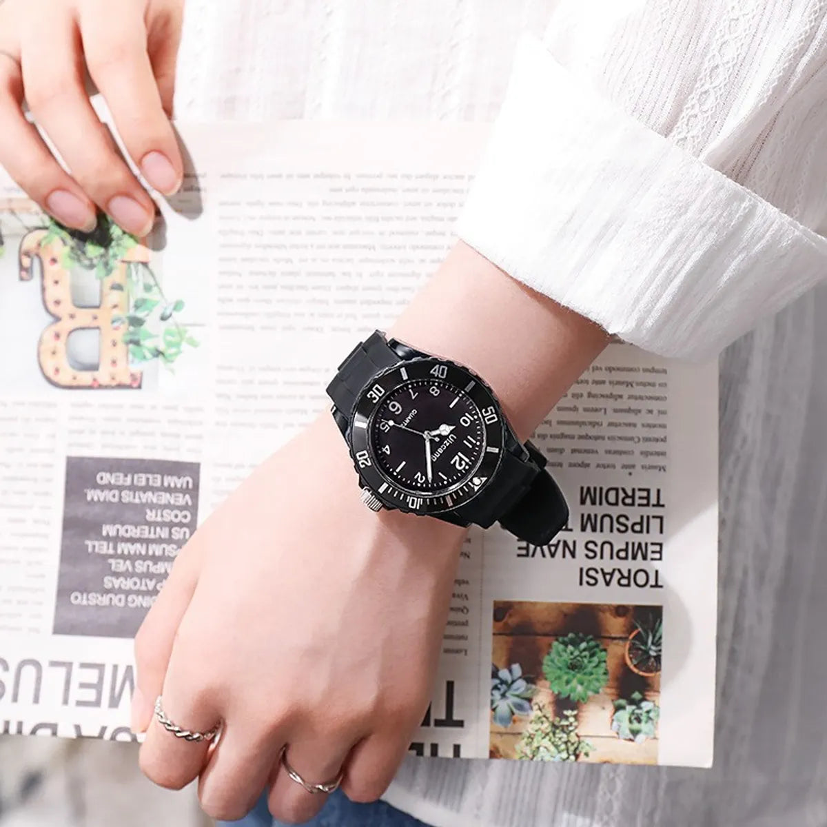 Korean Style Round Buckle Quartz Kids Watches